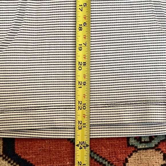 Lululemon Swiftly Short Sleeve Size 8 - Picture 4 of 4